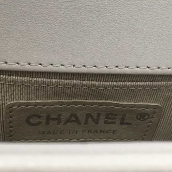 RARE CHANEL Boy square white patent bag - Picture 12 of 14